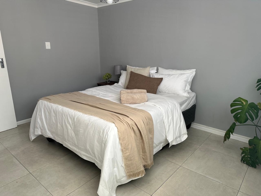 To Let 2 Bedroom Property for Rent in Bergvliet Western Cape